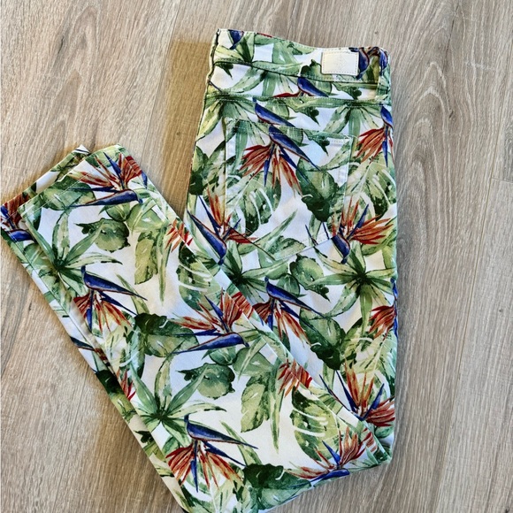 Truth and Theory Skinny Jeans - Picture 2 of 4